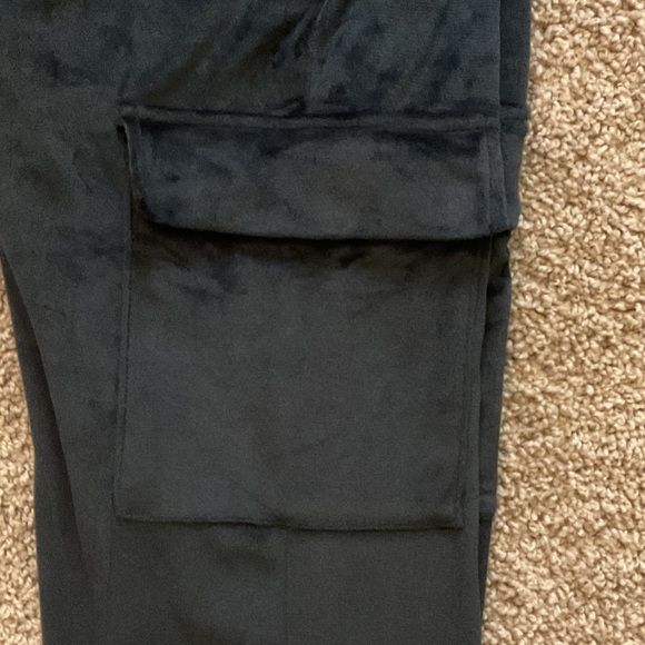 Steve Madden Black Women's Cargo Jogger Pants - Picture 7 of 9